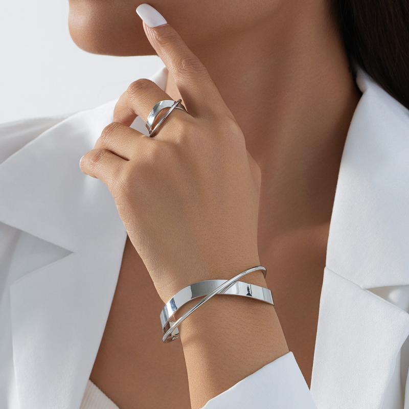 アクセサリーセット レディース 欧米風 ネックレス 指輪 ブレスレット 開口式 不規則デザイン クロス 幾何学 シンプル 合金製 電気メッキ加工 ファッション 個性的 おしゃれ 通勤 カジュアル