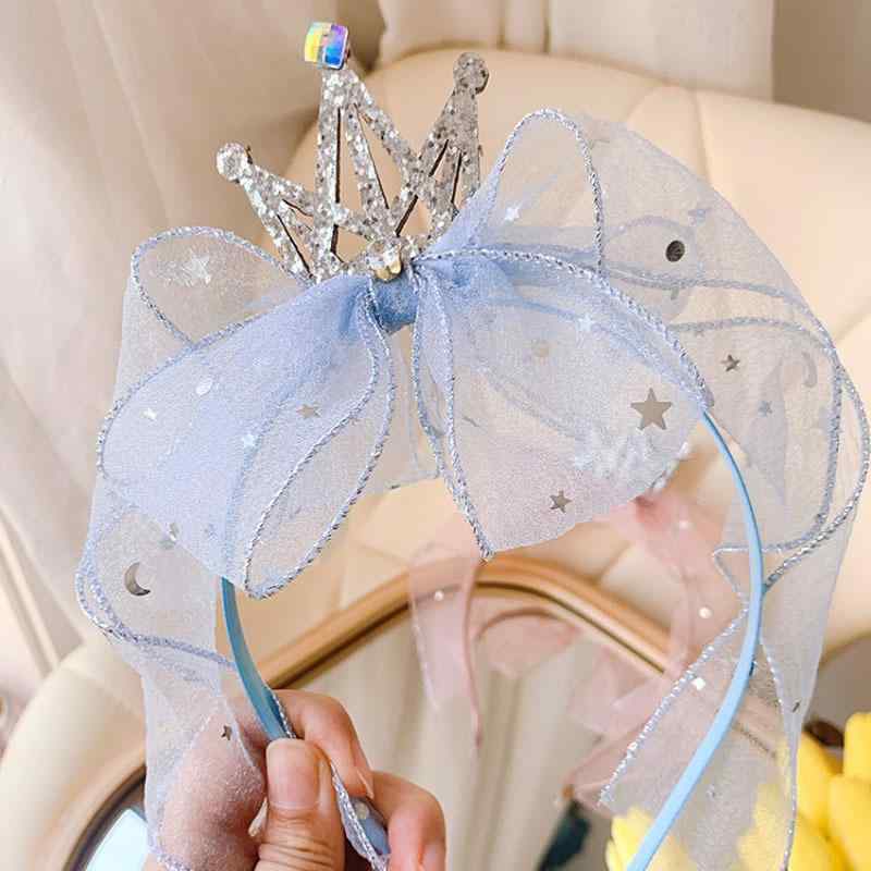 ・カテゴリ: ヘッドドレス・主な素材: メッシュチュール・加工工程: ハンドメイド・カラー展開: グレー、ライトピンク、アプリコット、スカイブルー・デザイン: クラウン・スタイル: フレッシュ、スウィート・対象: キッズ