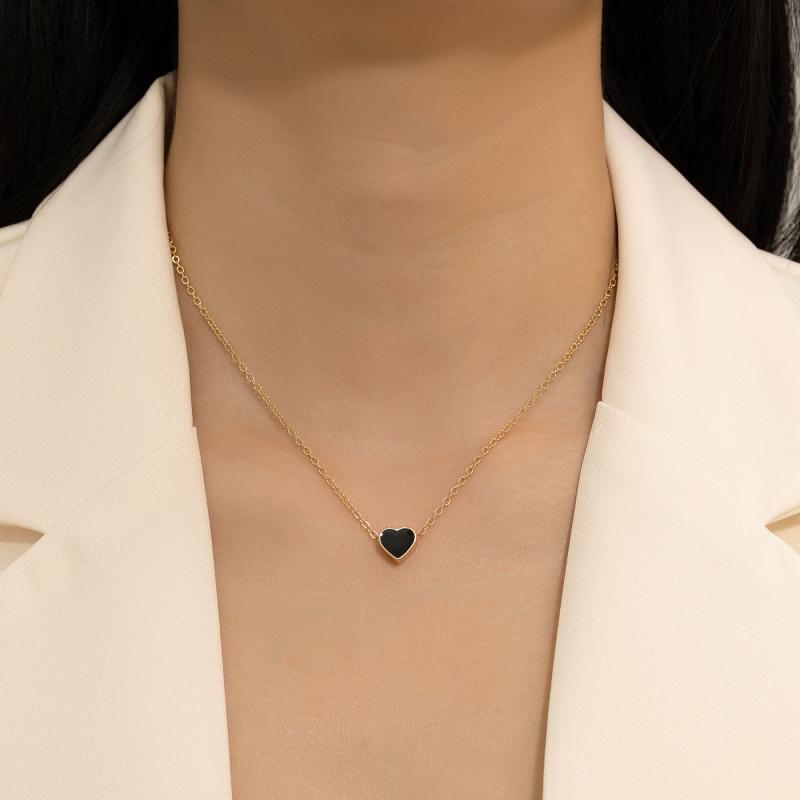 ネックレス レディース シンプル 滴油加工 ブラック ハート 鎖骨ネックレス 合金製 華奢 上品 カジュア..