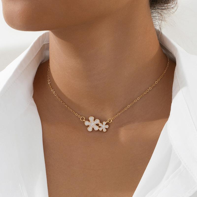ネックレス レディース 韓国風 シンプル 上品 エレガント 小花モチーフ デイジー フラワー 合金製 滴油..