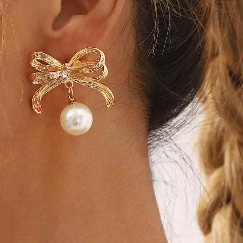 ピアス レディース リボン パール スタッドピアス スイート シンプル 個性的な 合金製 フェイクパール ラインストーン 電気メッキ加工 ゴールド シルバー 春夏
