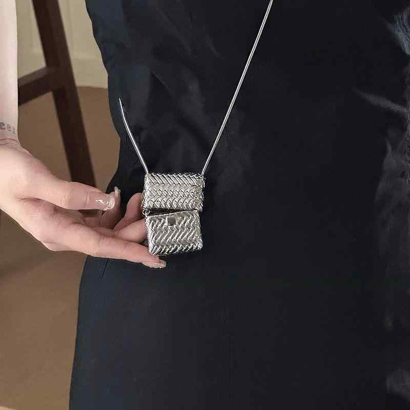 ネックレス レディース 編み込み ミニポーチ型 チタン鋼製 ホーステールチェーン シルバーカラー セー..