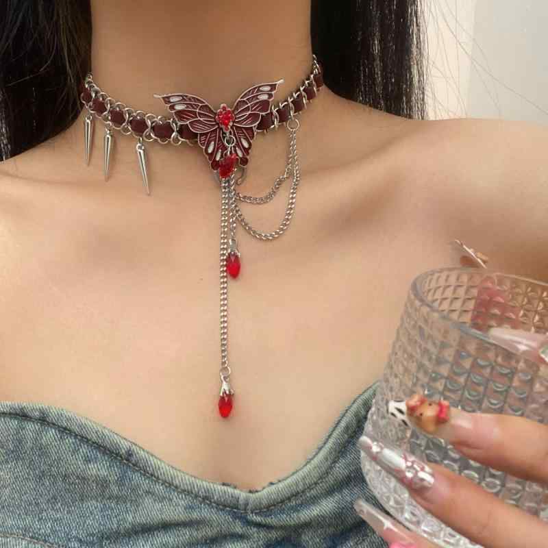 ネックレス レディース 甘辛レトロ クール パンク ハード系 蝶々 タッセル スタッズ フェイクレザー 切り替え チョーカー 高級感 ボリューム感 電気メッキ加工