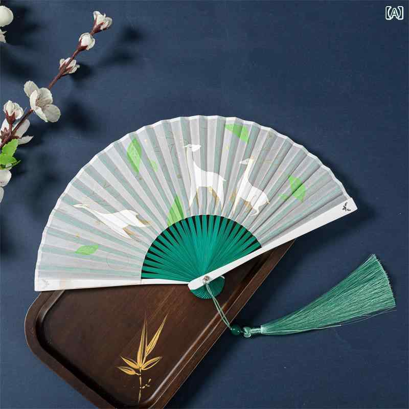 扇子 携帯用 折りたたみ ミニ 軽量 箔押し 小鹿柄 和風 クラシカル 伝統工芸品 竹製 かわいい おしゃれ 浴衣 着物 和装小物 花火大会 祭り 夏の必需品 mzymzy-10433540 モズラボ サンプル画像2