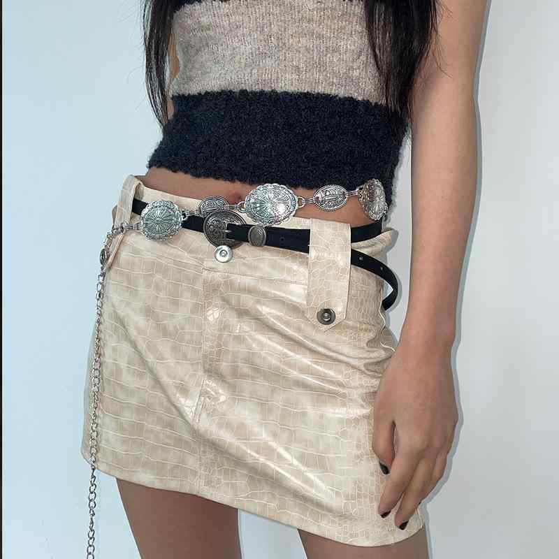 ・カテゴリ: ウエストチェーン・対象性別: 女性・対象年齢層: 成人・素材: 金属・柄: 無地・カラー: シルバーグレー・スタイル: カジュアル・仕様: シングルループ・バックル素材: 合金