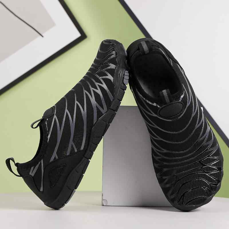 ウォーターシューズ 男女兼用 ペア 軽量 通気性抜群 スリッポン 五本指 水陸両用 速乾性 滑り止め 耐摩耗性 アウトドア マリンスポーツ ビーチ ジム ヨガ ...