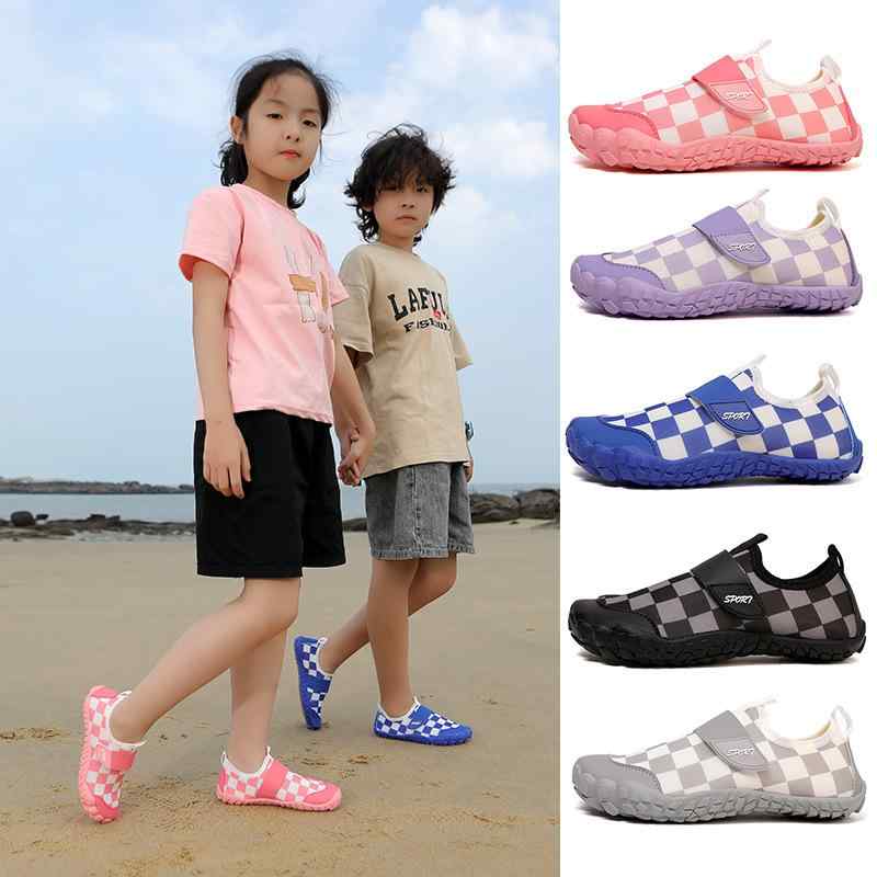 キッズ ウォーターシューズ 速乾 滑り止め 水陸両用 アウトドア ビーチ 潮干狩り 渓流 岩場 素足感覚 ソフトソール 通気性 軽量 マジックテープ 親子兼用 ...