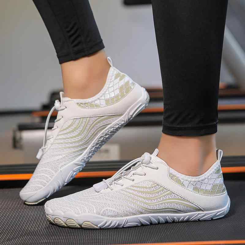 ウォーターシューズ 男女兼用 通気性 速乾 アウトドア ビーチ スイミング 溯渓 ウォーキング 登山 五本指タイプ 滑り止め ローカット 軽量 春夏秋(x2)