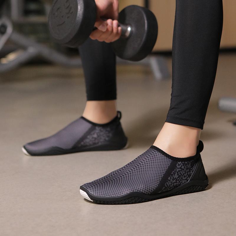 アクアシューズ 男女兼用 ユニセックス 親子兼用 水陸両用 アウトドア ビーチ シュノーケリング 渓流 スイム 通気性 速乾 軽量 滑り止め スリッポン マリン...