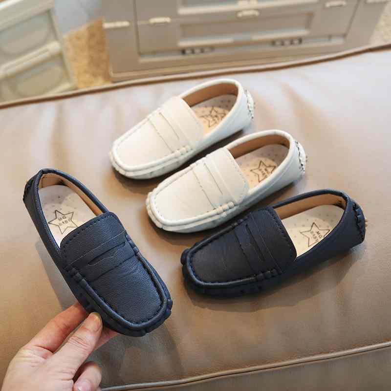 シューズ キッズ 男の子 ドライビングシューズ モカシン スリッポン 軽量 ソフトソール 柔らかい 履きやすい PUレザー ゴム底 カジュアル 通園 通学 オールシーズン