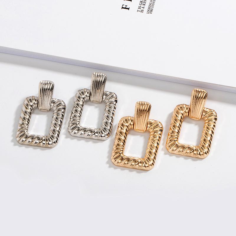 Rubellite - ピアス レディース レトロ 宮廷風 シンプル 上品 大ぶり 合金製 電気メッキ加工 幾何学デザイン ファッション おしゃれ ゴールド シルバー