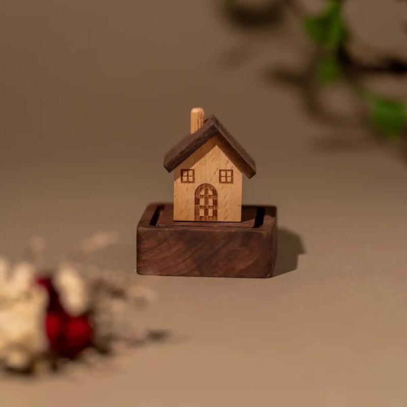 アロマディフューザー 木製 天然 長持ち芳香 精油対応 ウッドディフューザー 惑星型 ハウス型 室内用 ..