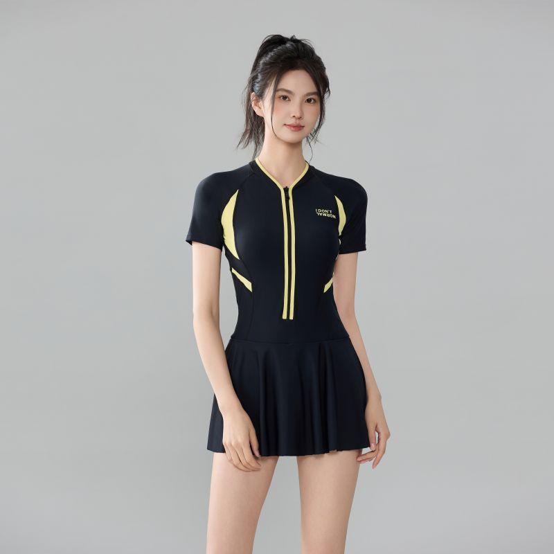 水着 レディース 体型カバー 着痩せ効果 露出控えめ 半袖 スカート一体型 ワンピース 温泉 プール ビーチ スポーツ向け 速乾 伸縮性 ストレッチ素材 胸パッド付き ノンワイヤー(x2)