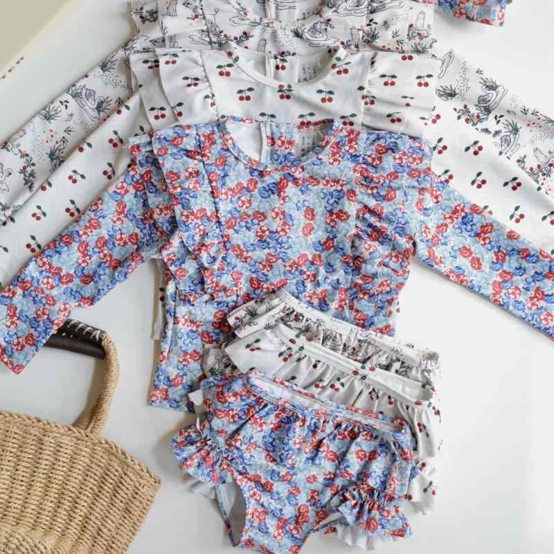 ・カテゴリ: セパレート水着・性別: 女の子用・対象年齢: 1〜8歳・素材: ポリエステル84.6%・裏地: ポリエステル100%・重さ: 約150g・柄: カートゥーン、小花柄・スタイル: さわやか・特徴: 高い伸縮性・用途: スイミング...