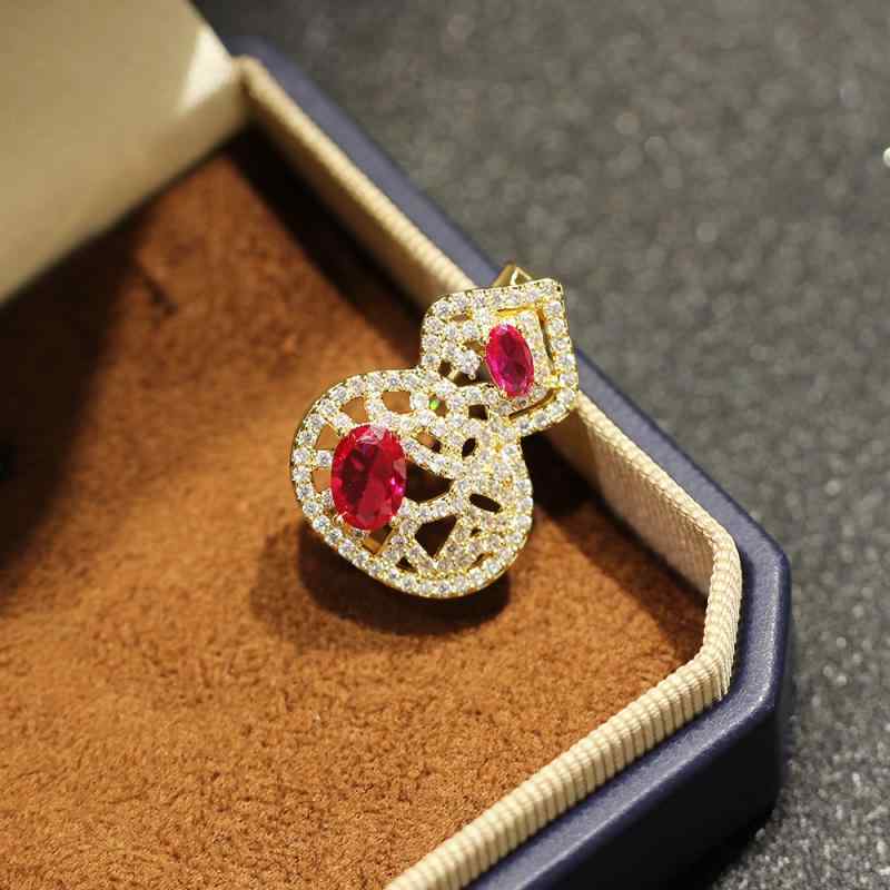 ブローチ レディース 胸元カバー 通勤 オフィス ひょうたんモチーフ 繊細 エレガント 上品 オリエンタルデザイン スーツ コート用 銅製 電気メッキ加工 ゴー...