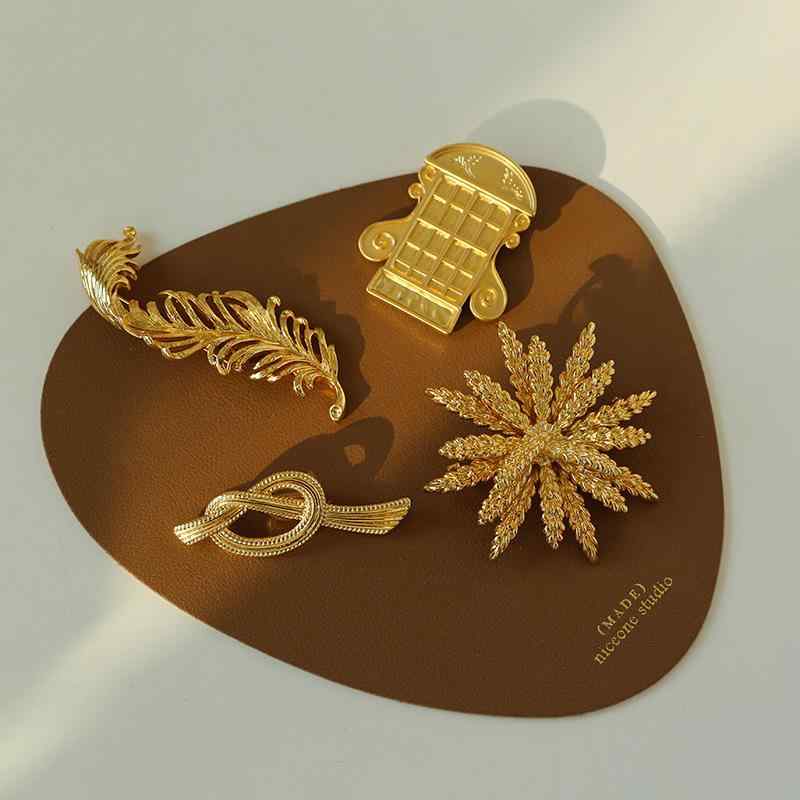 ブローチ レディース 秋冬 多機能 電気メッキ加工 アンティーク風 ヴィンテージ 個性的 羽 フェザー 麦穂 コート用 欧米風 銅製 幾何学モチーフ アクセント...