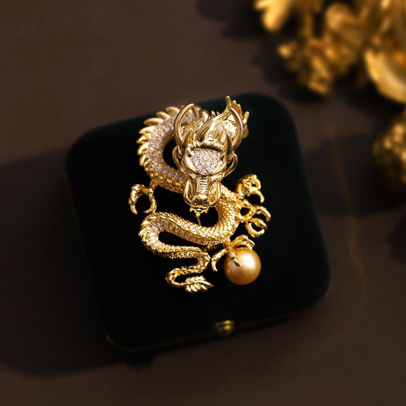 ブローチ レディース 男女兼用 龍 パール 上品 高級感 銅製 金メッキ 電気メッキ加工 個性的 多用途 スーツ ジャケット コート 結婚式 入学式