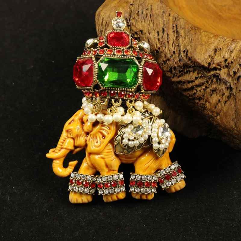ブローチ レディース ゾウモチーフ エレファント パールフリンジ エスニック風 異国情緒 ジルコニア 敷..