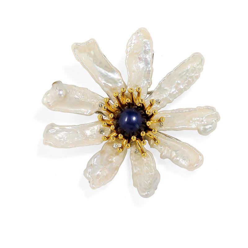 ブローチ レディース 淡水パール バロックパール 山茶花 フラワーモチーフ 個性的 ライトラグジュアリ..
