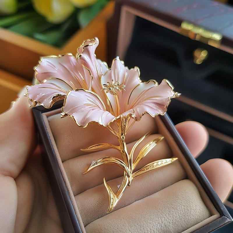 ブローチ レディース 高級感 オリジナルデザイン エナメル グラジオラス フラワー 銅製 電気メッキ加工..
