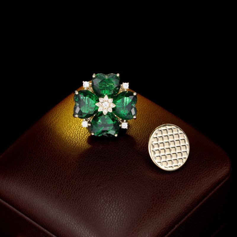 ブローチ レディース マグネット式 胸元カバー 四つ葉のクローバー 跡がつかない 上品 銅製 オフィス カジュアル フォーマル エレガント アクセサリー