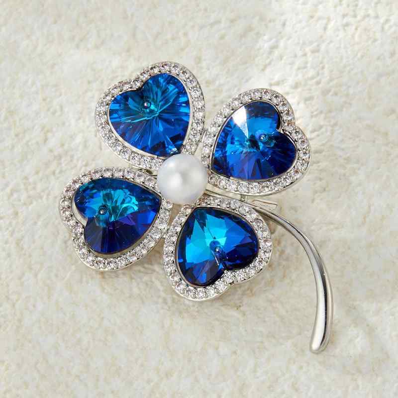 ブローチ レディース 四つ葉のクローバー クリスタル 淡水パール リーフ 花モチーフ 軽やかな高級感 上品 繊細 銅製 電気メッキ加工 通勤 ピン(x2)