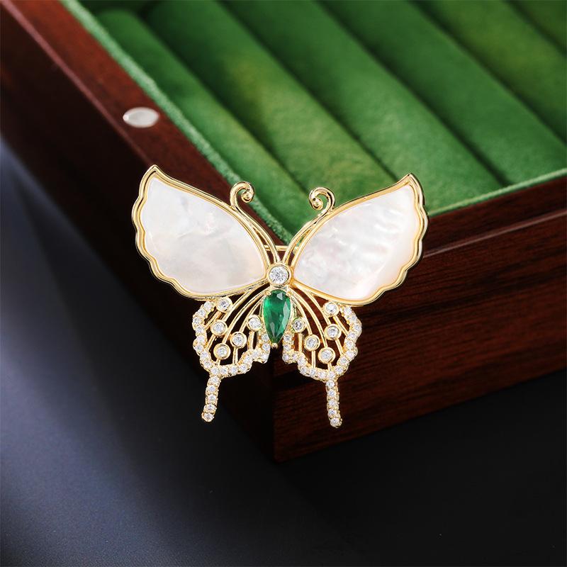 ブローチ レディース ちら見え防止 多機能 天然 貝殻 マザーオブパール 蝶 バタフライ 高級感 上品 エ..