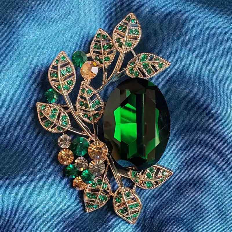 胸針 レディース エレガント 高級感 個性的な 普段使いからフォーマルまで 通勤スタイルにも対応 エメラルドグリーン ジルコニア リーフモチーフ 合金製 アクセサリー(x2)(4)