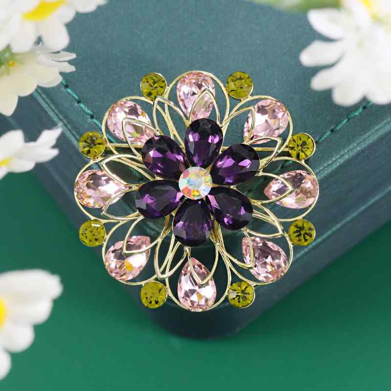 ブローチ レディース 女性用 14K金 保色 電気メッキ加工 K9ガラス 真鍮 高級感 花 フラワー 対称デザイ..