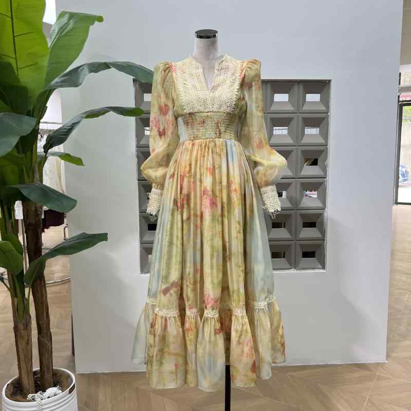 ワンピース レース グラデーション Vネック ランタンスリーブ 宮廷風 ハイウエスト ロング丈 Aライン エレガント 上品 大人 お洒落 細見え 春夏