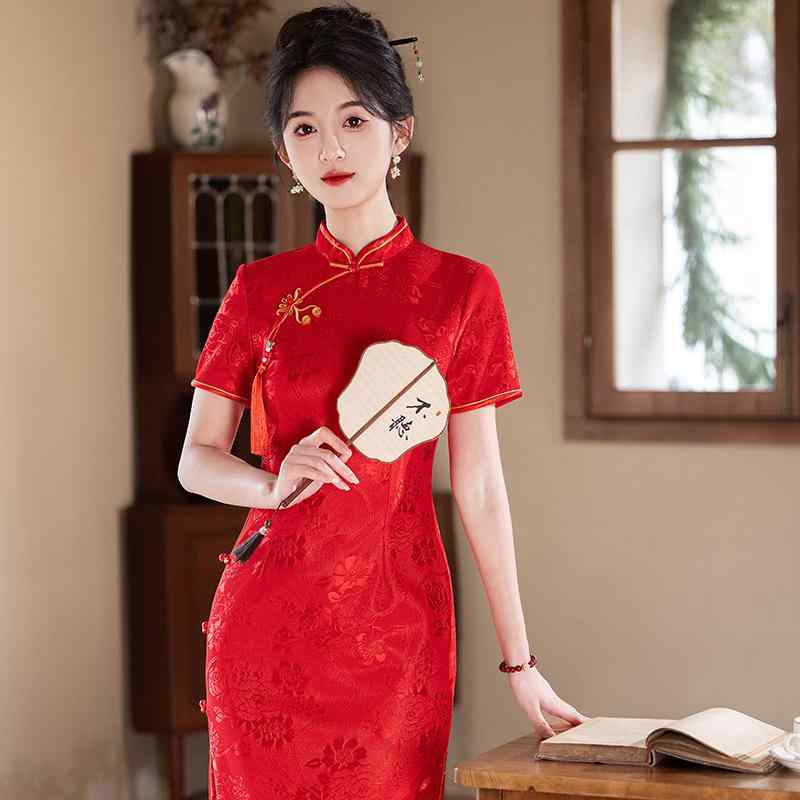 チャイナドレス レディース 中国風 改良 レトロ 半袖 ロング丈 レース エンボス加工 赤 スタンドカラー スリット入り ストレッチ 結婚式 フォーマル お呼ばれ パーティードレス 発表会 春夏
