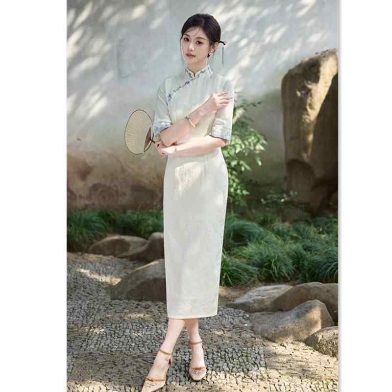 チャイナドレス レディース 現代改良 新中国風 ロング丈 五分袖 ポリエステル綿 ジャカード織り レトロ 中国風 デイリーユース 立襟 斜め襟 低スリット エレガント ストレッチ 3D立体柄