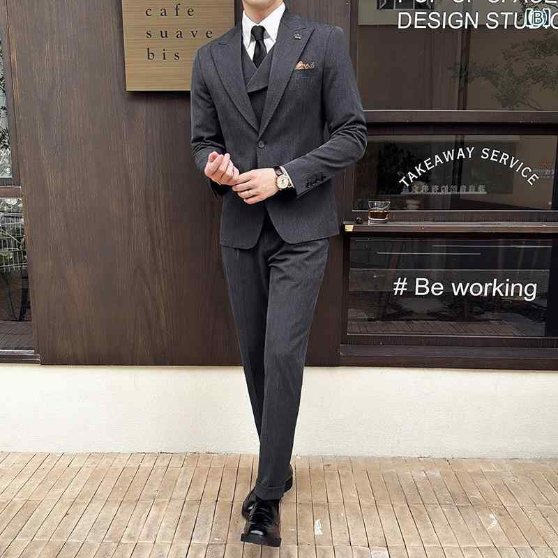 スーツ メンズ 大きいサイズ ビッグサイズ 形態安定 1つボタン シングルブレスト ビジネス フォーマル 通勤 オフィス 結婚式 披露宴 二次会 スリーピース 3点セット ベスト付き オールシーズン ポリエステル混紡