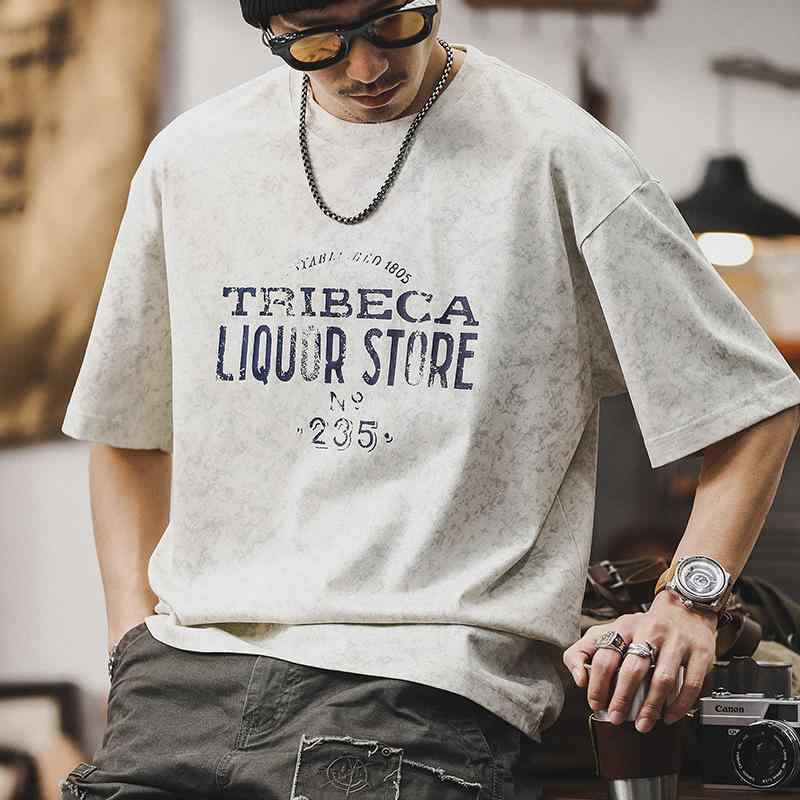 ・カテゴリ: Tシャツ・スタイル: アメカジ・主な素材: 綿・柄: レター・フィット: ルーズフィット・対象: ティーン、大人・タイプ: プルオーバー・ネックライン: クルーネック・袖丈: 半袖・厚さ: 薄手・素材名: コーマ綿・主な素材混率: 綿71%〜80%・シーン: スポーツ・デザイン詳細: クラックプリント、プリント、スプレー染め・プリントテーマ: 文字・加工: 防シワ加工・カラー展開: 白灰、コーヒー、ダークグレー・サイズ展開: M、L、XL、2XL、3XL、4XL・袖タイプ: レギュラー・重さ: 約250g〜300g・機能: 抗菌・性別: メンズ