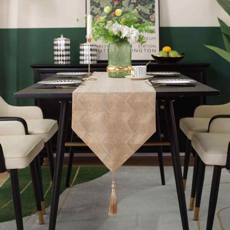 テーブルランナー ジャカード織り フリンジ付き モダン エレガント ポリエステル素材 ダイニングテーブル ベッドランナー マルチカバー 高級感