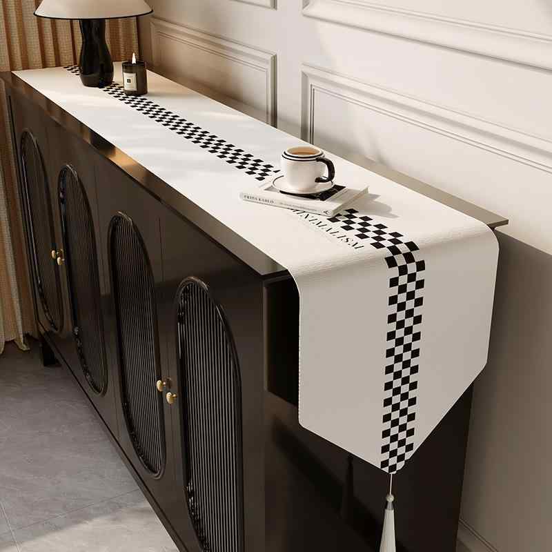 テーブルランナー モダン シンプル 高級感 リネン調 麻素材 チェック柄 長方形 タッセル付き サイドボード ローテーブル ダイニング リビング 装飾 おしゃれ 敷物 テーブルクロス