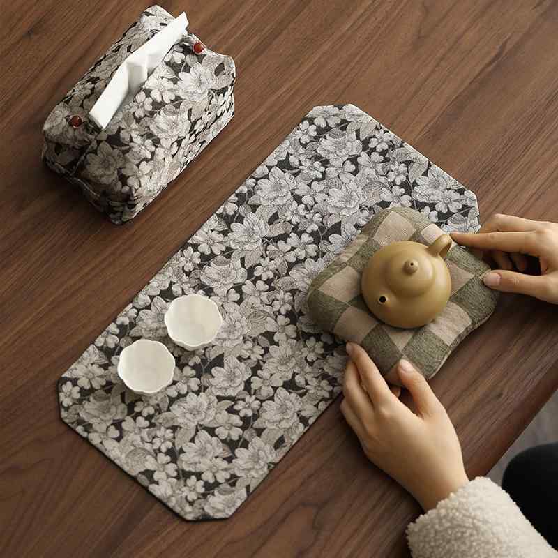 茶席 錦織 刺繡 白梅 新 中華風 禅風 家庭用 来客用 高級感 おしゃれ 和モダン テーブルランナー 茶器マット 布製 コースター 茶道 敷物