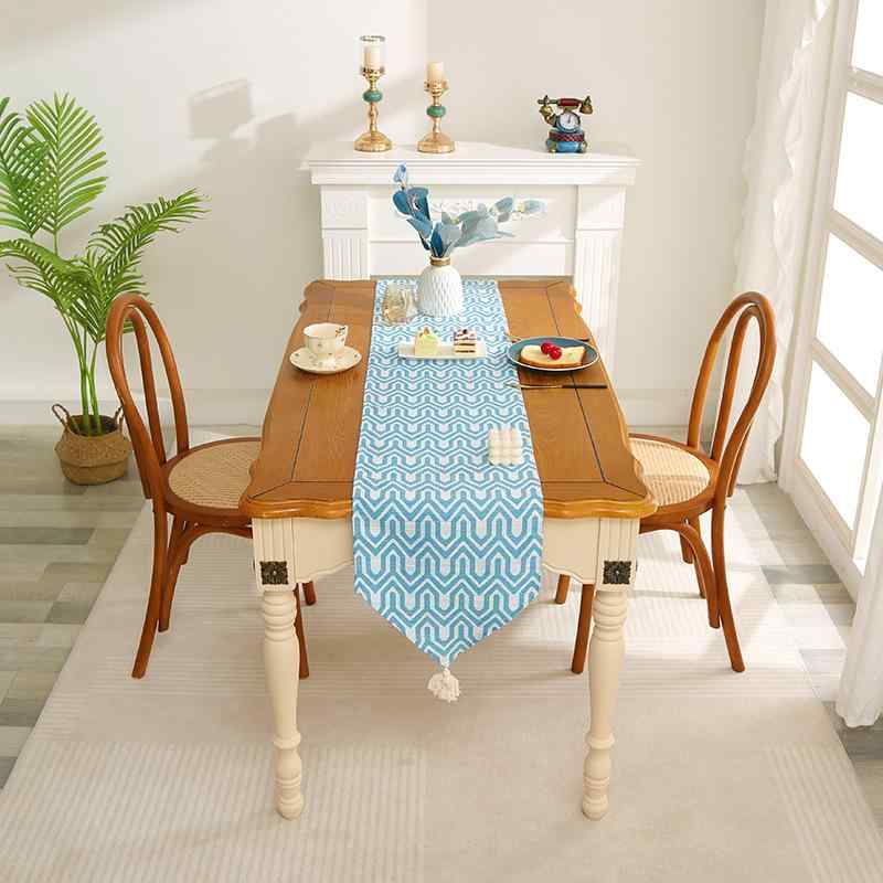 テーブルランナー モダン シンプル 北欧風 高級感 軽やか ポリエステル製 幾何学模様 ダイニングテーブル ティーテーブル サイドボード 飾り布 グレー ベージュ ブルー