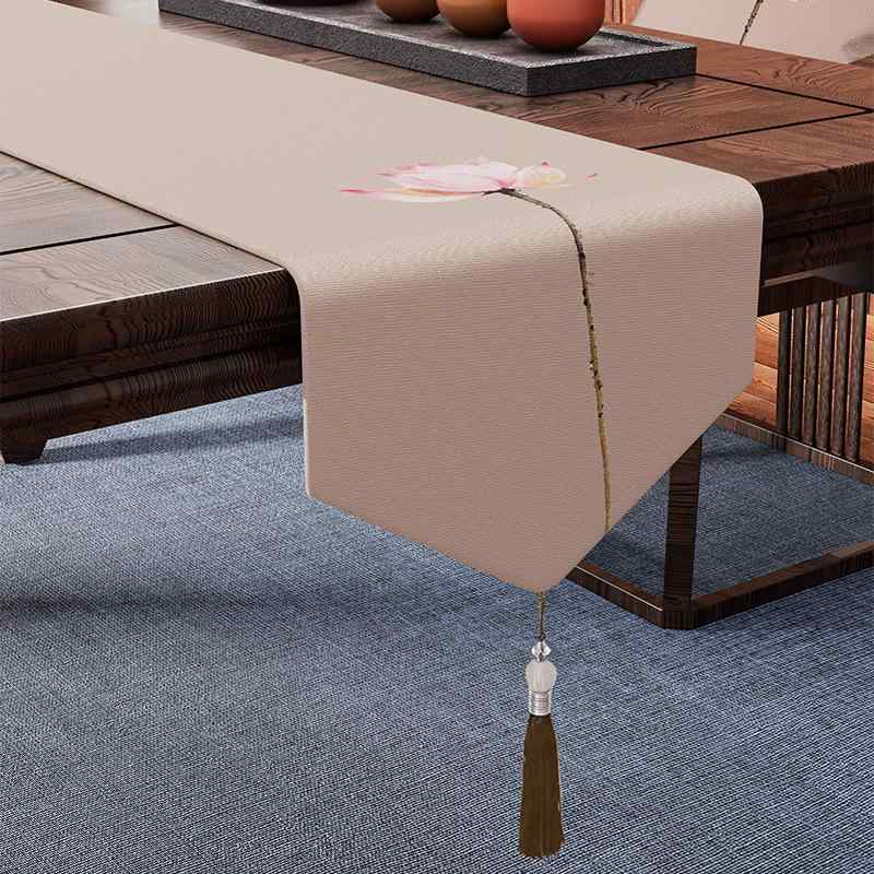 ・カテゴリ: テーブルクロス・形状: 正方形・カラー展開: 禅荷、禅蓮、禅蓮-虚化版、粉荷如意、風凛米、風凛浅青、風凛深青、風凛茶、荷韻枝繁、浪里青条、祥雲送福-紺、祥雲送福-赤、祥雲送福-カーキ、祥雲送福-明黄、祥雲送福-浅橙、祥雲送福-浅黄、祥雲送福-青、韻古荷、長相思蘭、波棱光紋赤、波棱光紋灰、波棱光紋青、波棱光紋緑、波棱浪紋、波棱雲紋、彩绘落日、彩绘雲山、落日金頂、水墨雲山、在山頂発光・サイズ展開: 32x80cm, 32x120cm, 32x140cm, 32x160cm, 32x180cm, 32x200cm, 32x220cm, 32x240cm・機能: 防塵、装飾、撥水、拭き取り可能・スタイル: 中式・柄: ストライプ