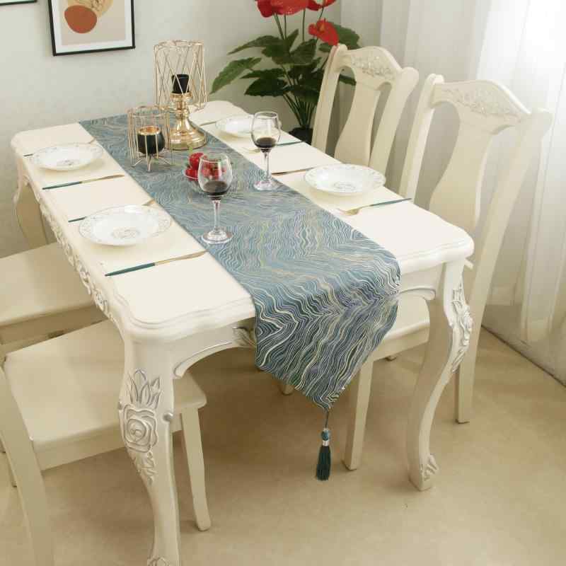 テーブルランナー 高級感 上質 先染め ジャガード織り 高精度 ポリエステル製 洗える 耐久性 ホテル仕..