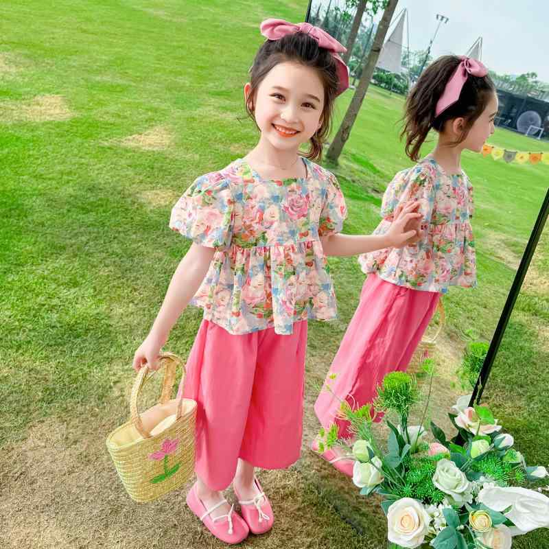 キッズ 女の子 ガールズ 柔らかい 肌触り良い モネガーデン 花柄 半袖 Tシャツ 9分丈パンツ セットアップ 上下2点セット 綿 コットン 春夏 おしゃれ かわいい 普段着 3歳 8歳 100cm 140cm対応