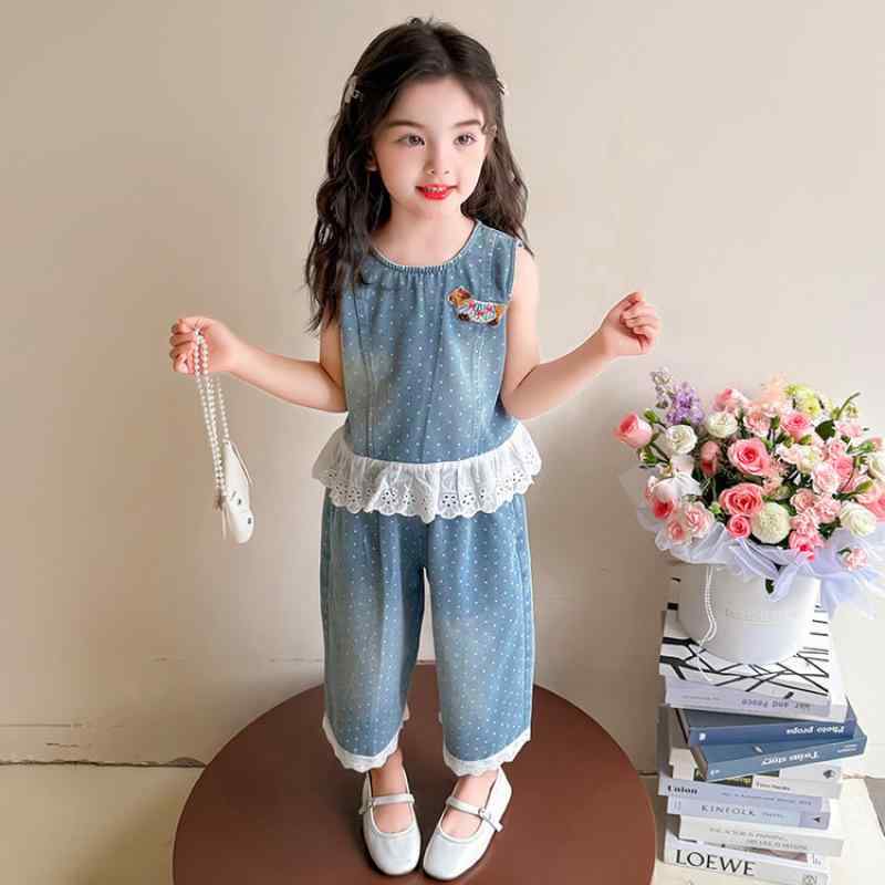 子供服 女の子 ガールズ 夏服 ノースリーブ タンクトップ デニム セットアップ ワイドパンツ クロップド丈 2点セット やわらか 薄手 綿混 韓国風 カジュアル おしゃれ 普段着 お出かけ着