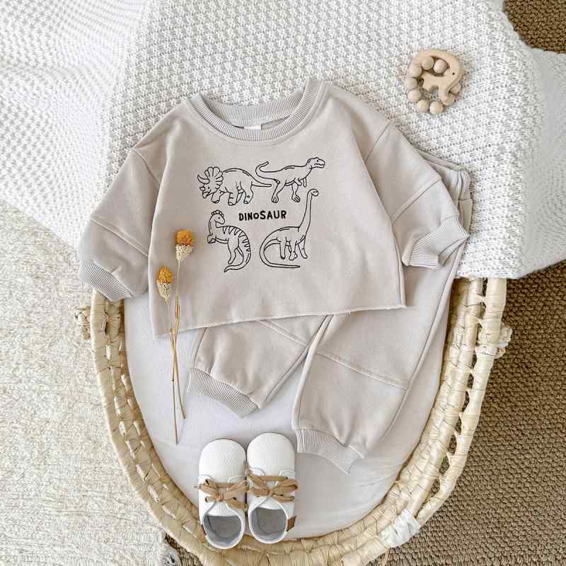 セットアップ ベビー 男の子 柔らかい肌触り 再生繊維 ゆったり 薄手 長袖 恐竜刺繍 Tシャツ ロングパンツ 2点セット 春 秋 部屋着 普段着 カジュアルウェア