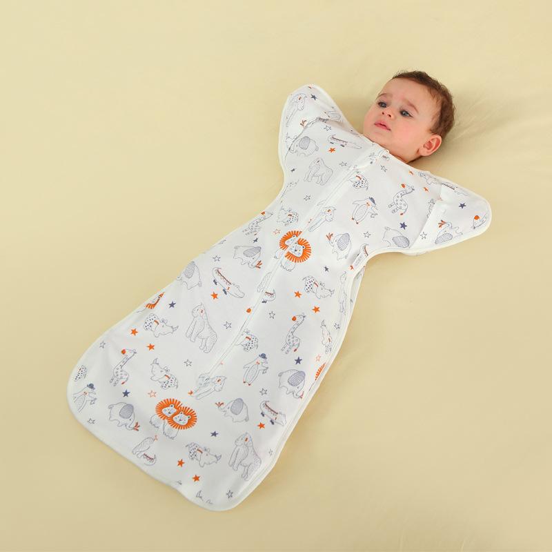 ・カテゴリ: スリーパー・主な素材: 竹繊維・裏地: 竹繊維・カラー展開: ピンクうさぎ、くるまくま、宇宙探査、城、スマイルレモン、恐竜、フルーツ、青いハト、ピンクの雲、街の車、星空、馬、動物王国、パンダ、ピンク、ブルー、パープル、グリーン、グレー、星くま、うさぎ、クジラ、星と海、小鹿・サイズ展開: 67cm（0-6ヶ月向け）、75cm（6-9ヶ月向け）・安全基準: A類