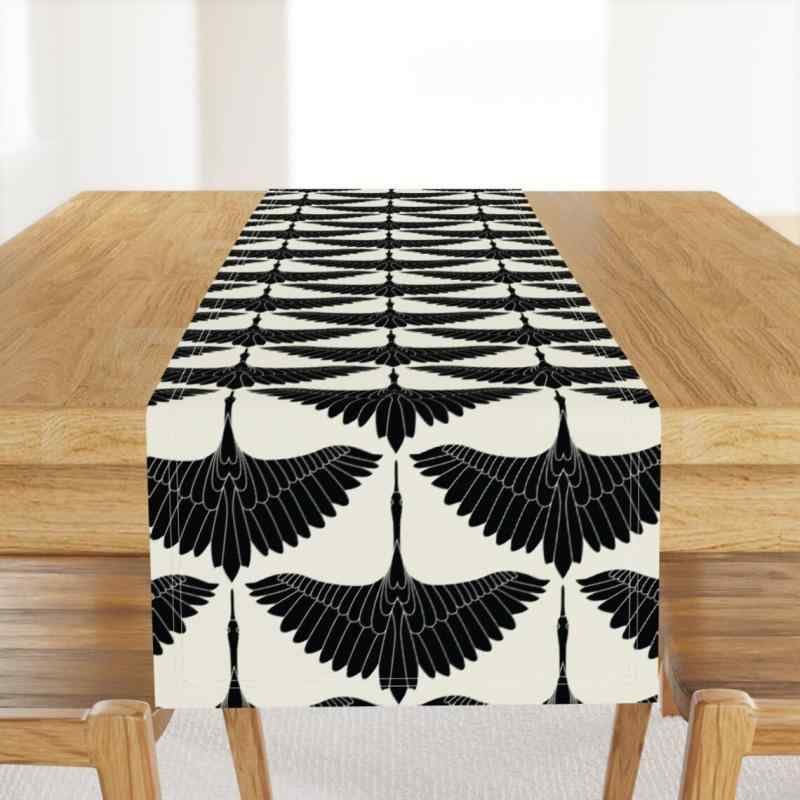 テーブルランナー ポリエステル製 白黒 鶴柄 モダン シンプル おしゃれ ダイニング リビング 寝室 来客用 イベント パーティー 装飾 デコレーション