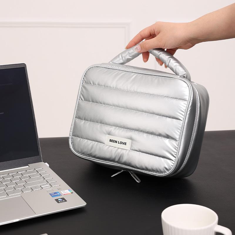 ポーチ デジタルガジェット データケーブル イヤホン モバイルバッテリー 収納ケース 多機能 軽量 トラ..