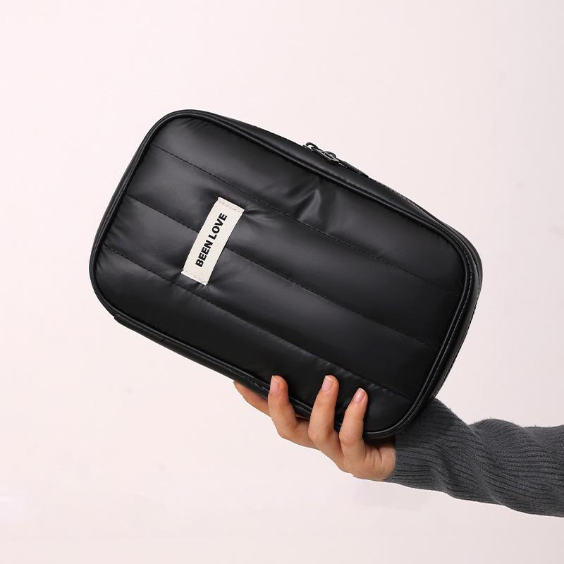 トラベルポーチ 軽量 大容量 多機能 スマホ モバイルバッテリー 充電ケーブル 仕分け 整理 デスク周り ..