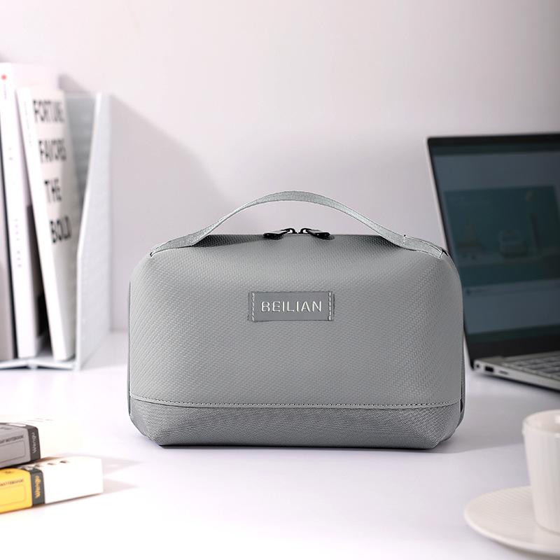 マルチポーチ 防水 大容量 仕切り付き ガジェットケース モバイルバッテリー 充電ケーブル収納 トラベ..