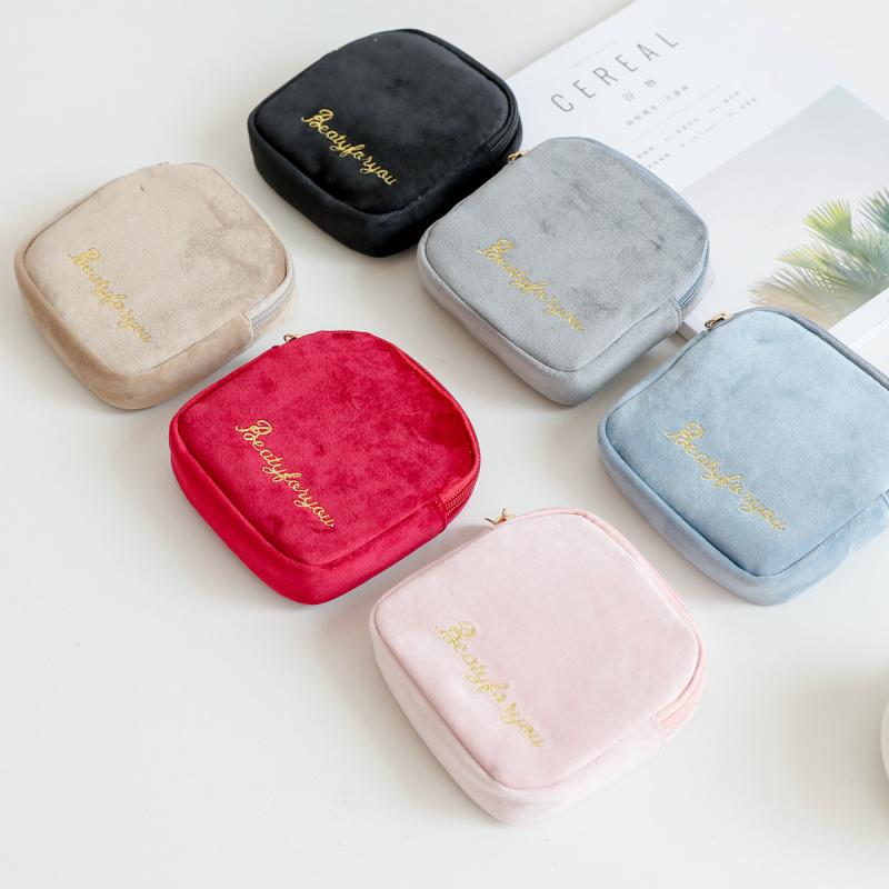サニタリーポーチ レディース 携帯用 ベルベット素材 刺繡 大容量 かわいい おしゃれ 化粧品収納 小銭..