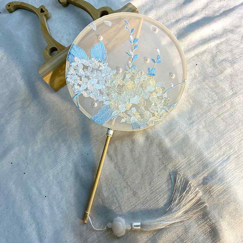 扇子 長柄 刺繍 フリンジ 古典風 新古典 宮扇 うちわ ダンス 漢服 撮影小道具 舞台 演劇 記念撮影 イベ..